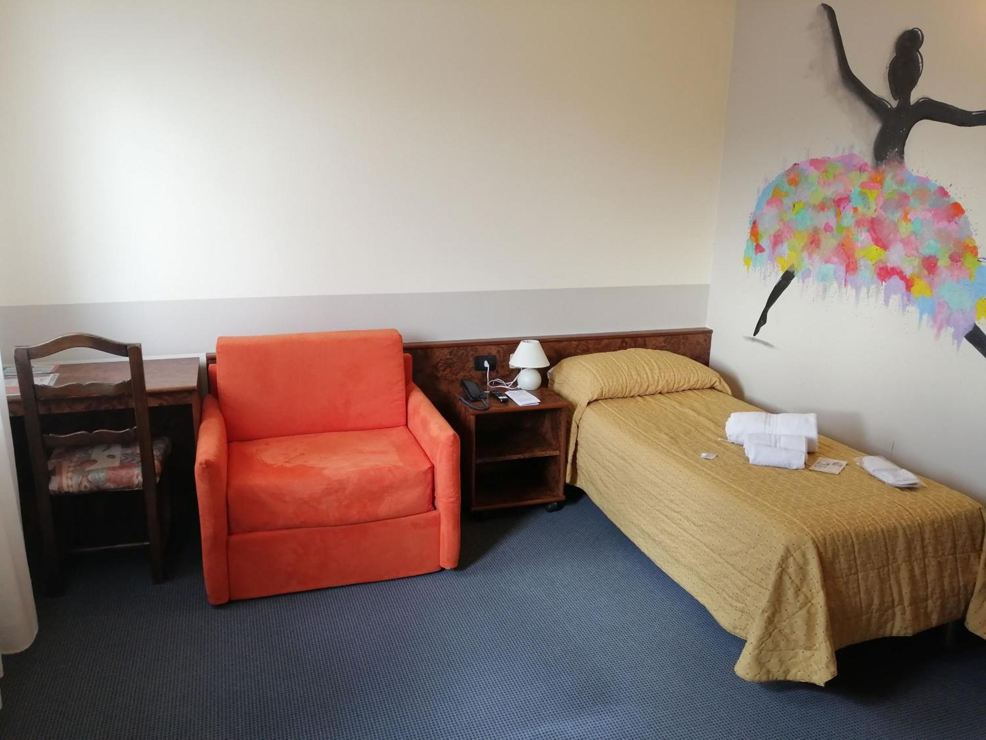 Hotel Siros — Photos 1
